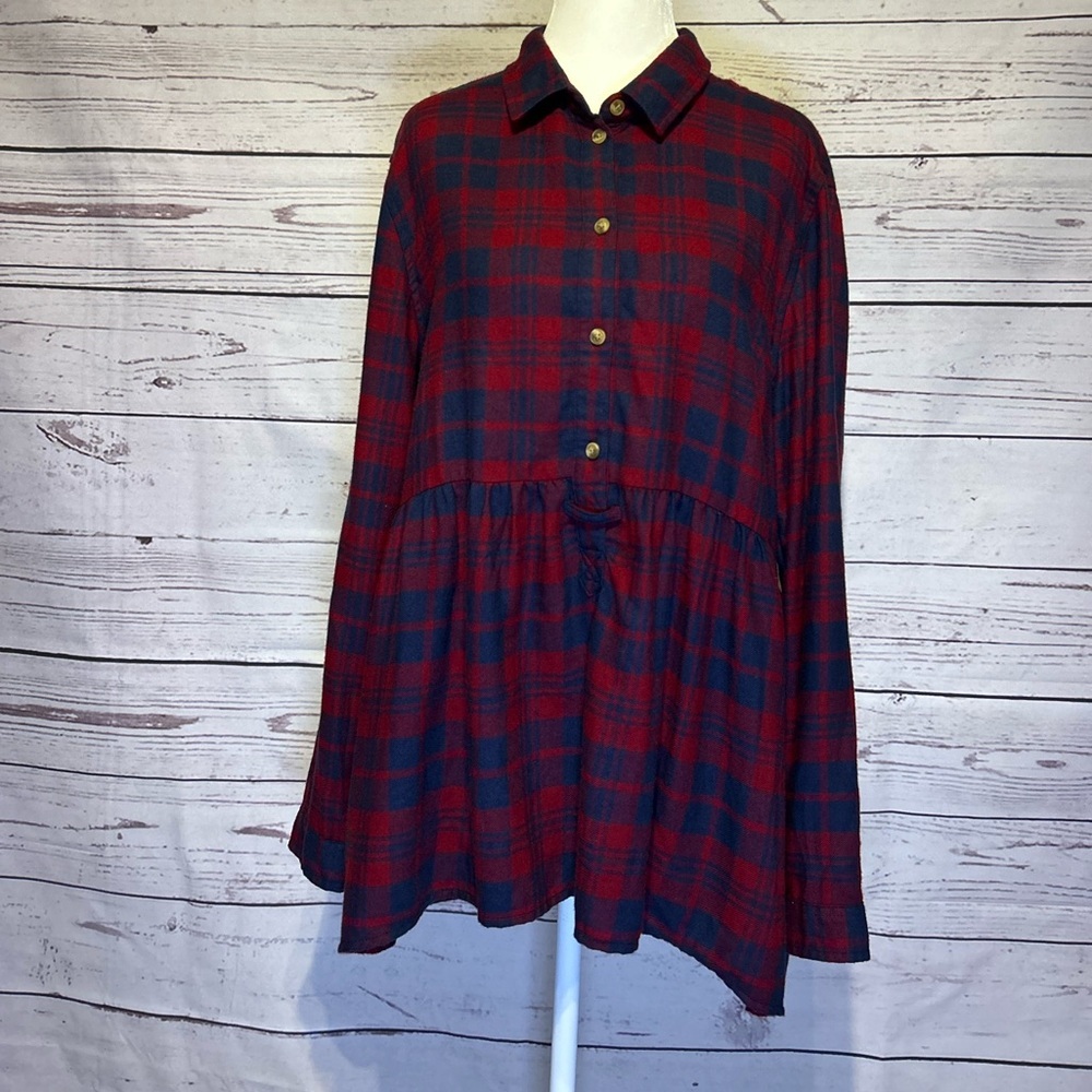 American Eagle Outfitters Large Red & Navy Plaid Button-Up - Picture 1 of 6